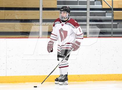 Thumbnail 1 in St. Paul's vs. Loomis (Avon Christmas Classic 7th Place) photogallery.