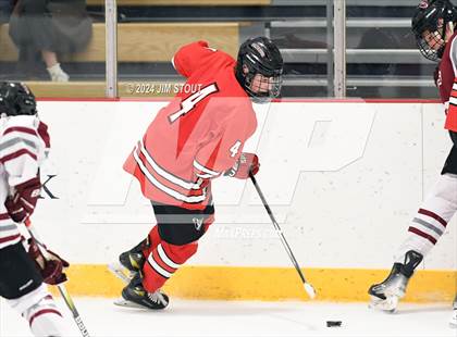Thumbnail 2 in St. Paul's vs. Loomis (Avon Christmas Classic 7th Place) photogallery.