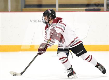 Thumbnail 1 in St. Paul's vs. Loomis (Avon Christmas Classic 7th Place) photogallery.
