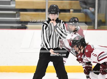 Thumbnail 2 in St. Paul's vs. Loomis (Avon Christmas Classic 7th Place) photogallery.