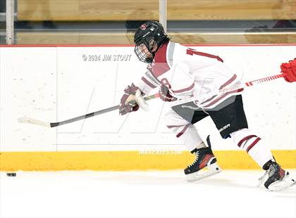 Thumbnail 2 in St. Paul's vs. Loomis (Avon Christmas Classic 7th Place) photogallery.