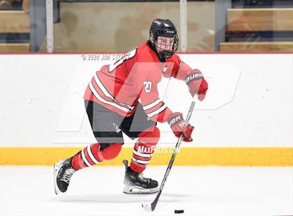 Thumbnail 2 in St. Paul's vs. Loomis (Avon Christmas Classic 7th Place) photogallery.