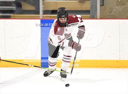 Thumbnail 2 in St. Paul's vs. Loomis (Avon Christmas Classic 7th Place) photogallery.