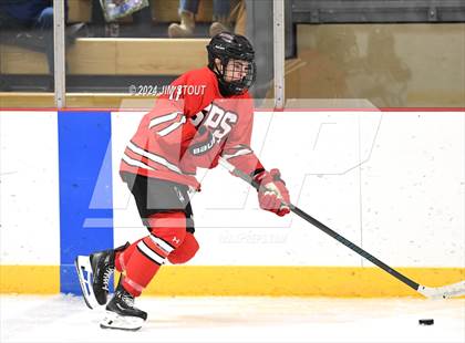 Thumbnail 1 in St. Paul's vs. Loomis (Avon Christmas Classic 7th Place) photogallery.