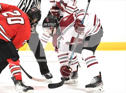 Thumbnail 1 in St. Paul's vs. Loomis (Avon Christmas Classic 7th Place) photogallery.