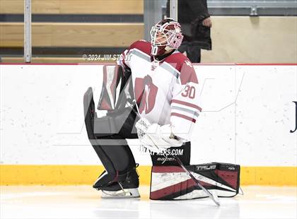 Thumbnail 1 in St. Paul's vs. Loomis (Avon Christmas Classic 7th Place) photogallery.