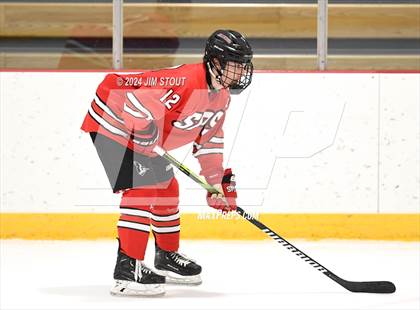 Thumbnail 3 in St. Paul's vs. Loomis (Avon Christmas Classic 7th Place) photogallery.