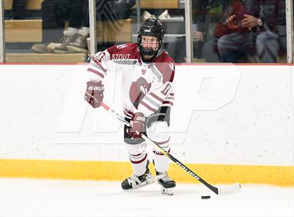 Thumbnail 1 in St. Paul's vs. Loomis (Avon Christmas Classic 7th Place) photogallery.