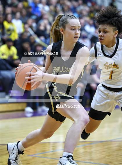 Thumbnail 3 in Fort Wayne Snider vs Noblesville (IHSAA Regional Championship Playoff) photogallery.