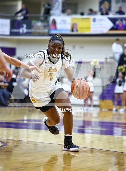 Thumbnail 3 in Fort Wayne Snider vs Noblesville (IHSAA Regional Championship Playoff) photogallery.