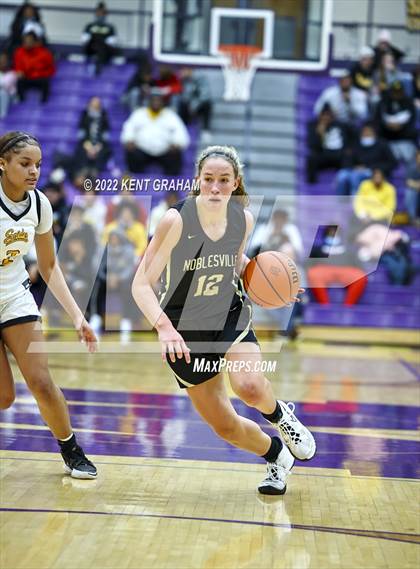 Thumbnail 1 in Fort Wayne Snider vs Noblesville (IHSAA Regional Championship Playoff) photogallery.