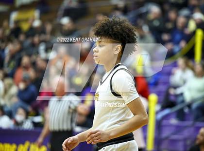Thumbnail 3 in Fort Wayne Snider vs Noblesville (IHSAA Regional Championship Playoff) photogallery.