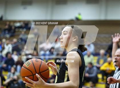 Thumbnail 2 in Fort Wayne Snider vs Noblesville (IHSAA Regional Championship Playoff) photogallery.