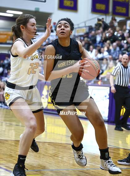 Thumbnail 3 in Fort Wayne Snider vs Noblesville (IHSAA Regional Championship Playoff) photogallery.