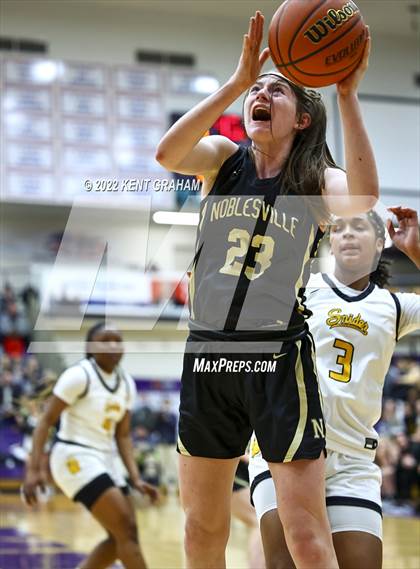 Thumbnail 2 in Fort Wayne Snider vs Noblesville (IHSAA Regional Championship Playoff) photogallery.