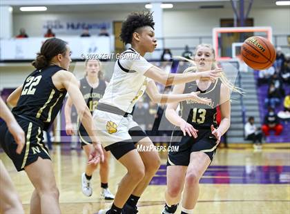 Thumbnail 1 in Fort Wayne Snider vs Noblesville (IHSAA Regional Championship Playoff) photogallery.
