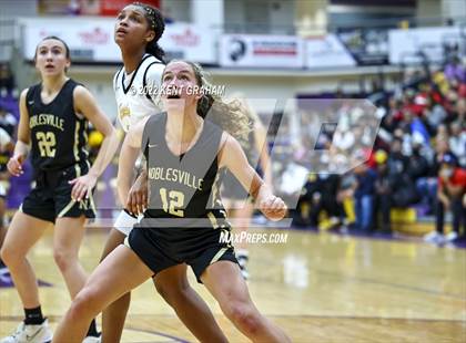 Thumbnail 1 in Fort Wayne Snider vs Noblesville (IHSAA Regional Championship Playoff) photogallery.