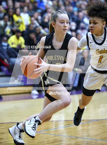 Thumbnail 2 in Fort Wayne Snider vs Noblesville (IHSAA Regional Championship Playoff) photogallery.