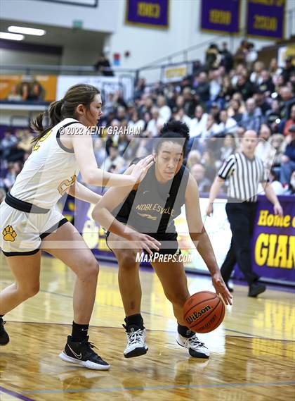 Thumbnail 2 in Fort Wayne Snider vs Noblesville (IHSAA Regional Championship Playoff) photogallery.