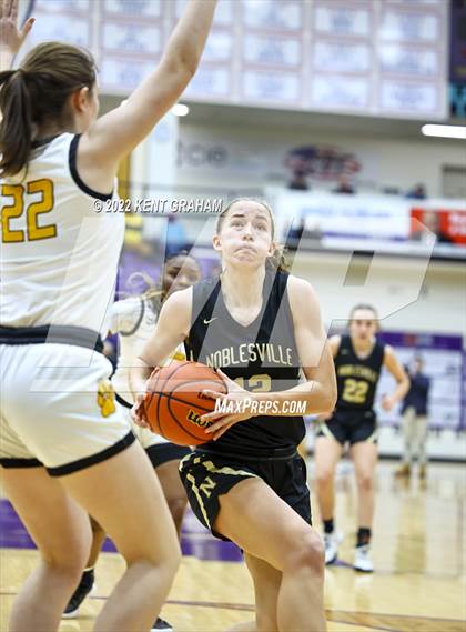 Thumbnail 3 in Fort Wayne Snider vs Noblesville (IHSAA Regional Championship Playoff) photogallery.