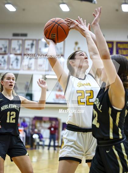 Thumbnail 3 in Fort Wayne Snider vs Noblesville (IHSAA Regional Championship Playoff) photogallery.