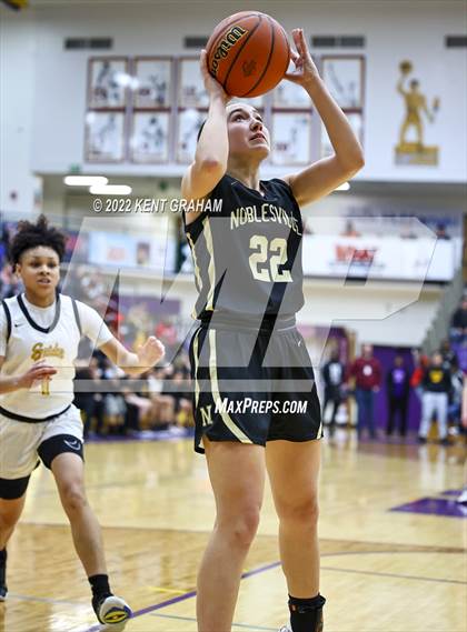 Thumbnail 3 in Fort Wayne Snider vs Noblesville (IHSAA Regional Championship Playoff) photogallery.