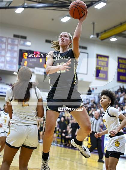 Thumbnail 3 in Fort Wayne Snider vs Noblesville (IHSAA Regional Championship Playoff) photogallery.