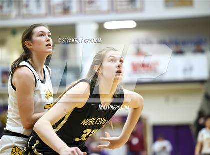 Thumbnail 1 in Fort Wayne Snider vs Noblesville (IHSAA Regional Championship Playoff) photogallery.