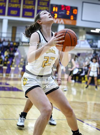 Thumbnail 3 in Fort Wayne Snider vs Noblesville (IHSAA Regional Championship Playoff) photogallery.