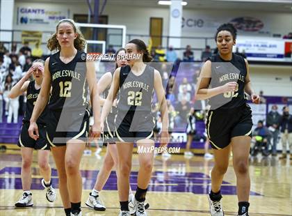 Thumbnail 2 in Fort Wayne Snider vs Noblesville (IHSAA Regional Championship Playoff) photogallery.