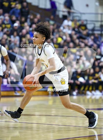 Thumbnail 3 in Fort Wayne Snider vs Noblesville (IHSAA Regional Championship Playoff) photogallery.