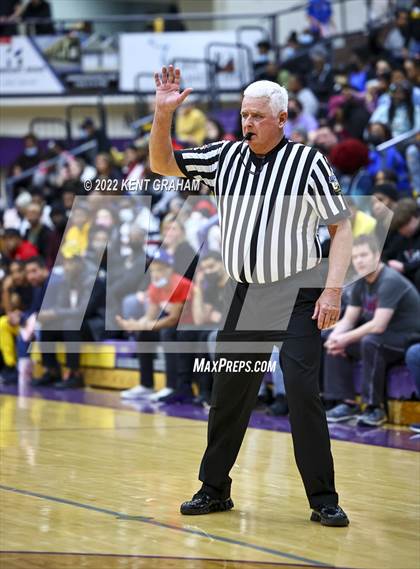 Thumbnail 2 in Fort Wayne Snider vs Noblesville (IHSAA Regional Championship Playoff) photogallery.