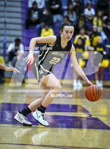 Thumbnail 2 in Fort Wayne Snider vs Noblesville (IHSAA Regional Championship Playoff) photogallery.