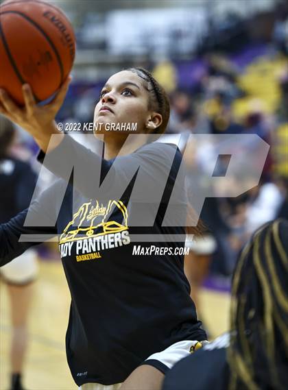 Thumbnail 2 in Fort Wayne Snider vs Noblesville (IHSAA Regional Championship Playoff) photogallery.