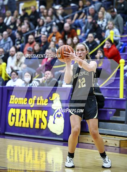 Thumbnail 1 in Fort Wayne Snider vs Noblesville (IHSAA Regional Championship Playoff) photogallery.