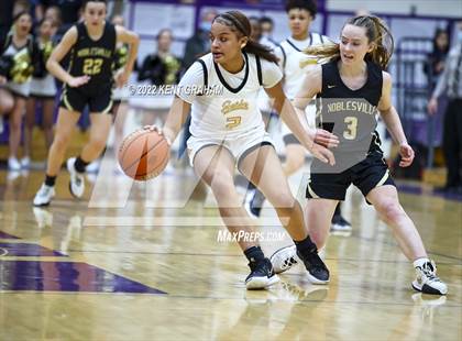 Thumbnail 1 in Fort Wayne Snider vs Noblesville (IHSAA Regional Championship Playoff) photogallery.