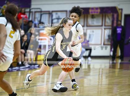 Thumbnail 3 in Fort Wayne Snider vs Noblesville (IHSAA Regional Championship Playoff) photogallery.