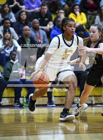 Thumbnail 3 in Fort Wayne Snider vs Noblesville (IHSAA Regional Championship Playoff) photogallery.