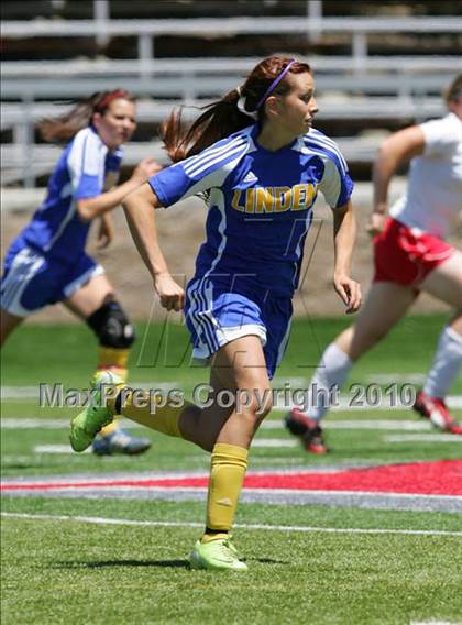 Thumbnail 2 in Ripon vs. Linden (CIF SJS D5 Final) photogallery.