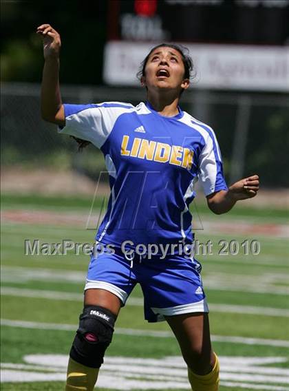 Thumbnail 3 in Ripon vs. Linden (CIF SJS D5 Final) photogallery.