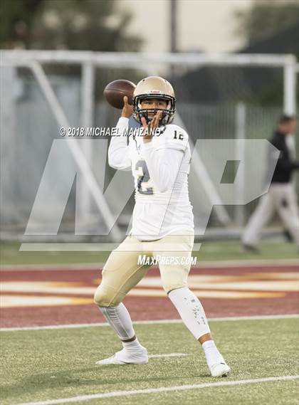 Thumbnail 3 in Bonita Vista vs. Mater Dei Catholic photogallery.