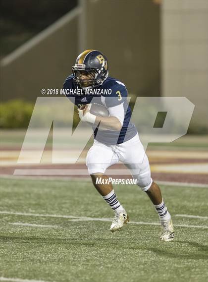 Thumbnail 1 in Bonita Vista vs. Mater Dei Catholic photogallery.