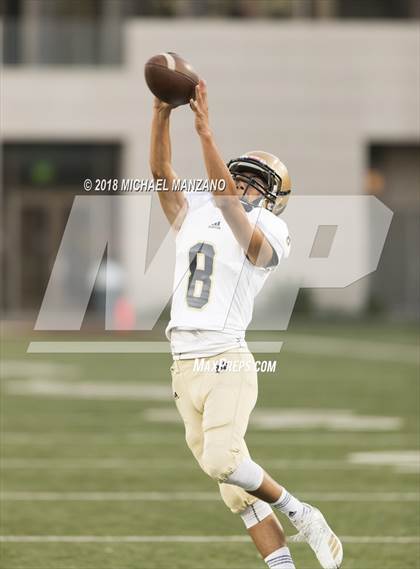 Thumbnail 1 in Bonita Vista vs. Mater Dei Catholic photogallery.