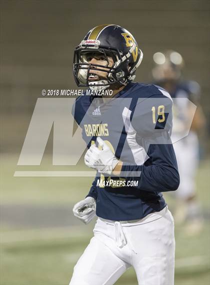 Thumbnail 1 in Bonita Vista vs. Mater Dei Catholic photogallery.