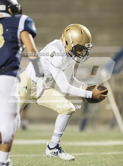 Thumbnail 2 in Bonita Vista vs. Mater Dei Catholic photogallery.