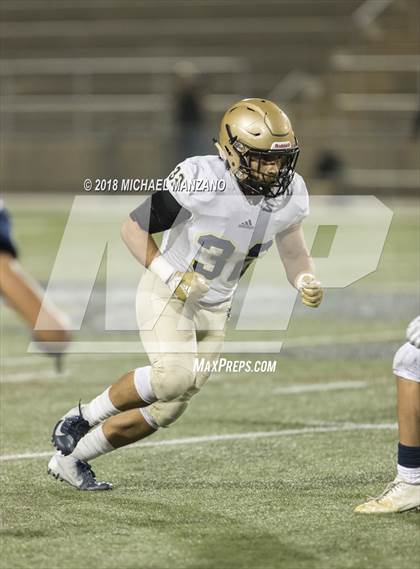 Thumbnail 1 in Bonita Vista vs. Mater Dei Catholic photogallery.