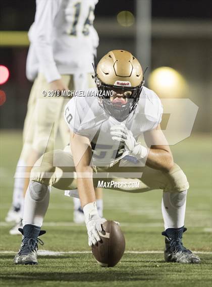 Thumbnail 2 in Bonita Vista vs. Mater Dei Catholic photogallery.