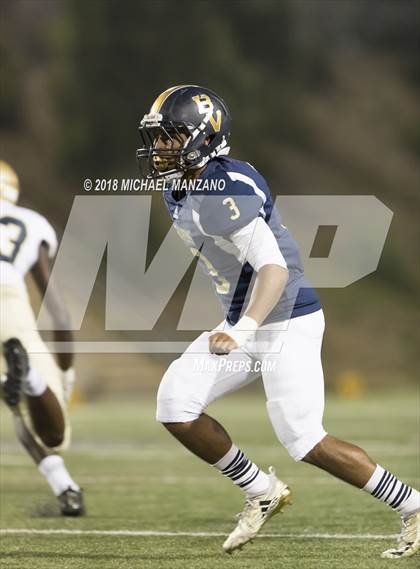 Thumbnail 3 in Bonita Vista vs. Mater Dei Catholic photogallery.