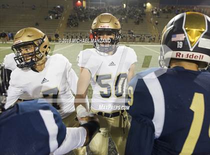 Thumbnail 2 in Bonita Vista vs. Mater Dei Catholic photogallery.