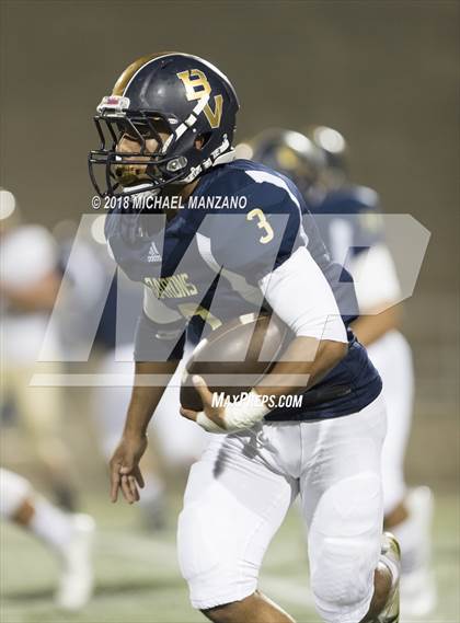Thumbnail 3 in Bonita Vista vs. Mater Dei Catholic photogallery.